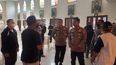 Kabid Humas Polda Metro Jaya Monitoring dan Cek Pengamanan Gereja: Pastikan Kenyamanan Ibadah