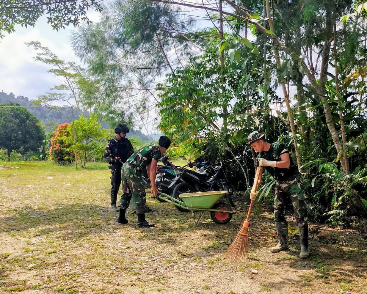 Kini Gereja Bersih Dan Asri Dengan Karya Bakti Satgas Yonif R 142/KJ Bersama Jemaat