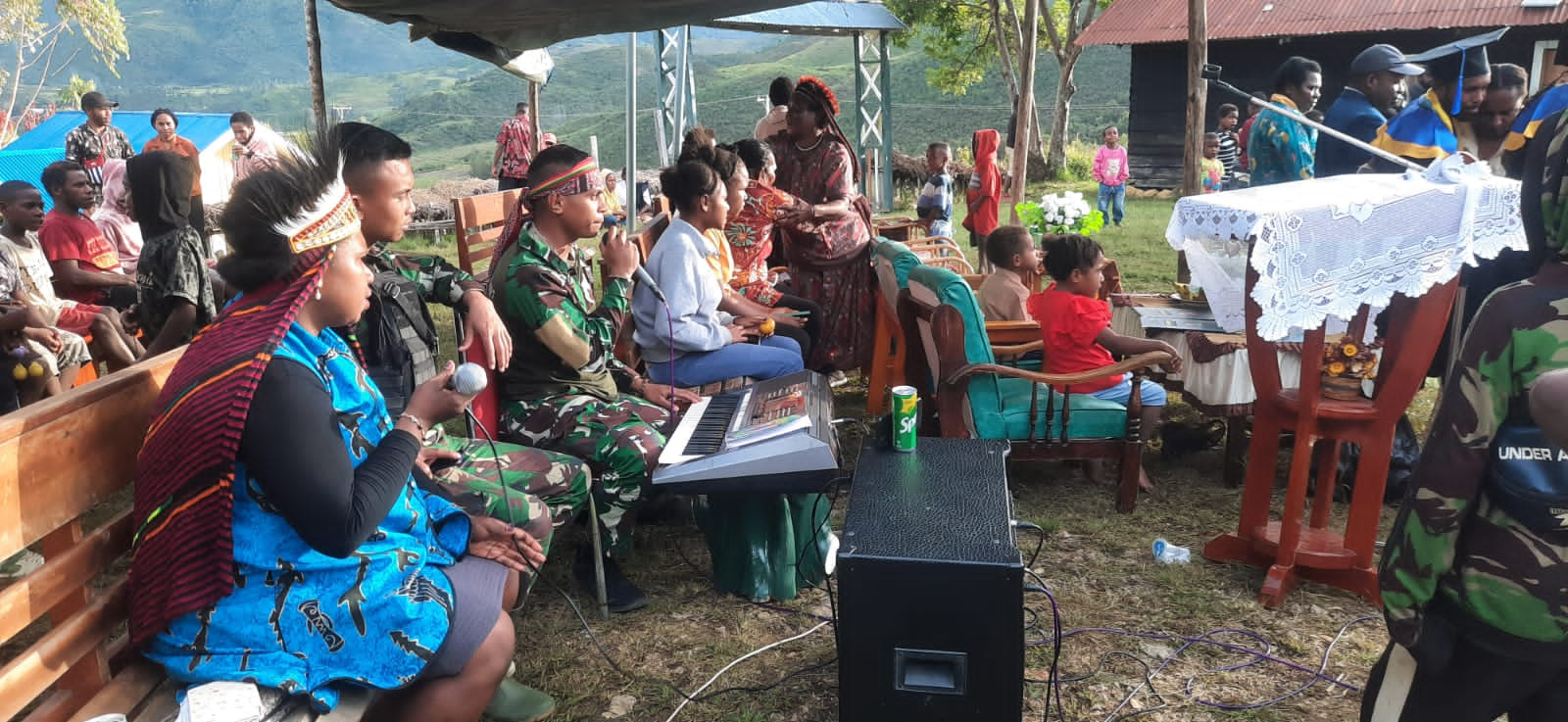 Wujud Rasa Bangga: Satgas Kostrad Hadiri Perayaan Kelulusan Generasi Muda Papua