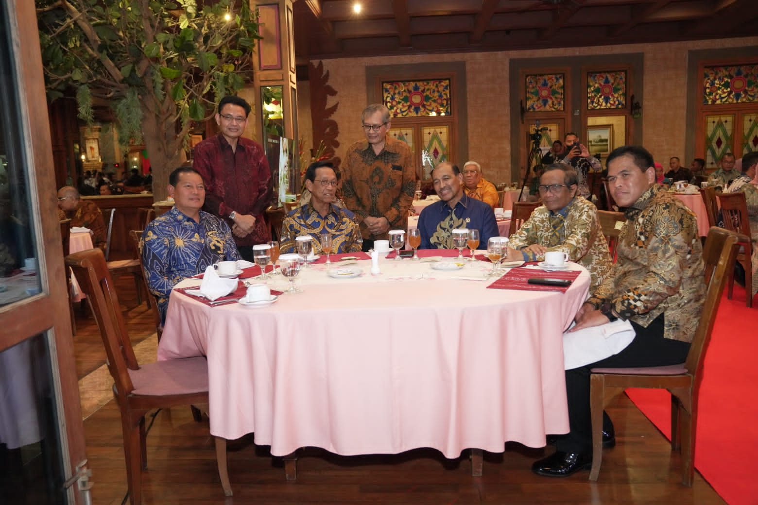 Panglima TNI Terima Penghargaan Maritime Award dari ISPEC