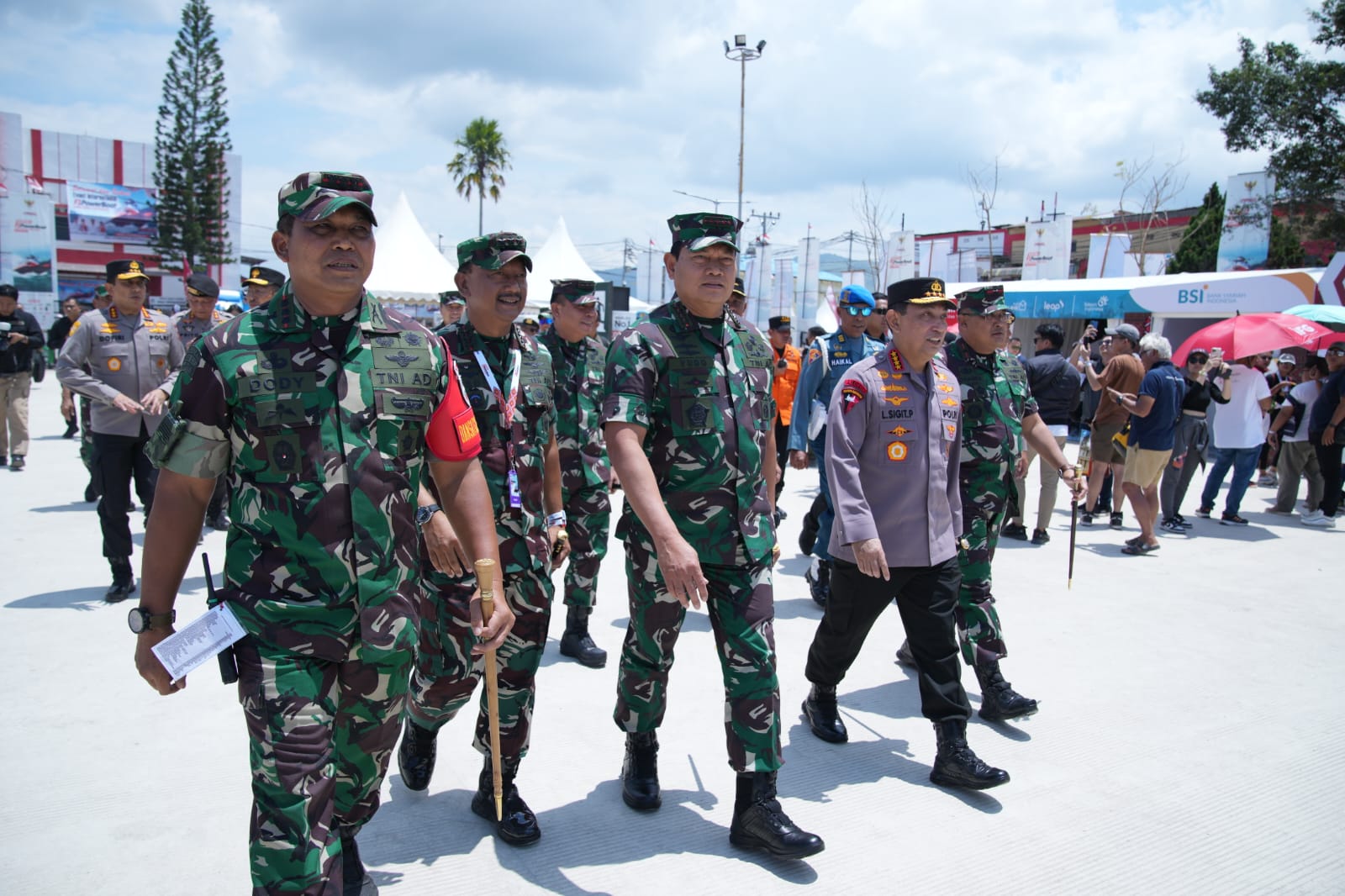 Panglima TNI Hadiri Kejuaraan Dunia F-1 H2O