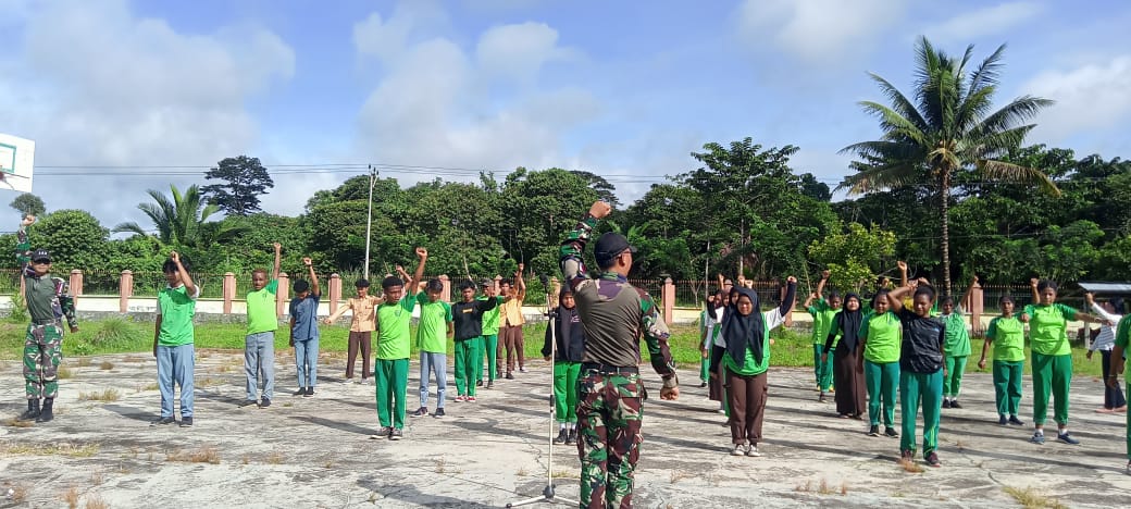 Olahraga SKJ 88 Menyatukan Satgas Yonif 143/TWEJ Dengan Para Guru dan Siswa SMKN 2 Keerom