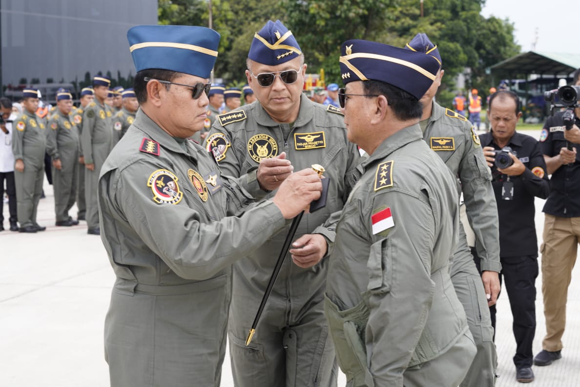 Panglima TNI Terima Pesawat C-130J-30 Super Hercules dari Menhan RI