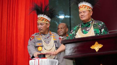 Kapolri Rapat Terbatas Bareng Presiden: TNI-Polri Kawal Seluruh Kebijakan di Papua