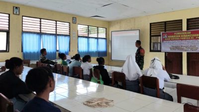 Tumbuhkan Patriotisme, Satgas Yonif 143/TWEJ Berikan Pembekalan di SMK Pedalaman Papua