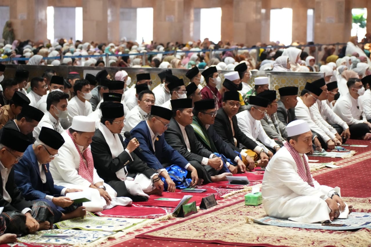 Panglima TNI Sholat Idul Fitri Bersama Wapres di Istiqlal