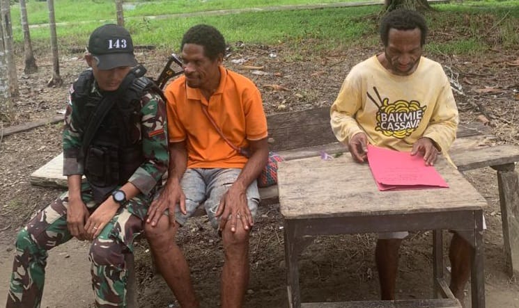 Bincang Hangat Satgas Yonif 143/TWEJ Bersama Tokoh Agama dan Kepala Kampung di Pedalaman Papua