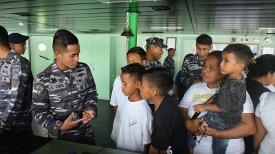 Peduli Anak Negeri, Danlantamal IX Tanamkan Jiwa Bahari dengan Kenalkan Alutsista TNI AL ke Anak Usia Pra Sekolah