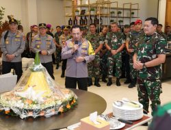 Surprise Panglima TNI di Hari Ulang Tahun Kapolri