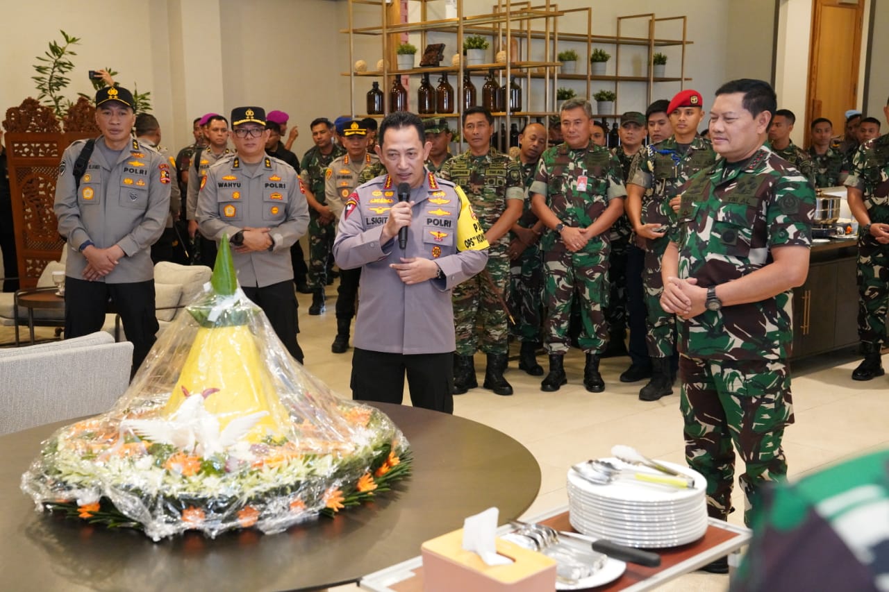 Surprise Panglima TNI di Hari Ulang Tahun Kapolri