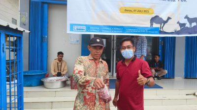 Idul Adha 1444H, WOM Finance Salurkan Daging Kurban di Sekitar Kantor Cabang