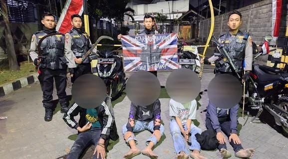 DI CIDUK 4 Gangster  Saat Tawuran di Jemursari Surabaya