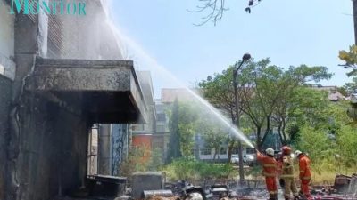 ITS Surabaya kebakaran,Beberapa Bangku Tak Terpakai Dilalap si Jago Merah