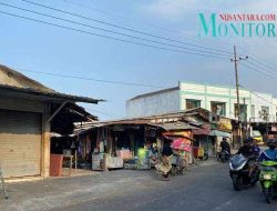 Tak Sengaja Sengol Wanita di pasar… pria asal gresik Meningal Dunia, Pasar Kendung, Surabaya,