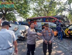 Empat Orang Meningal, Kecelakaan maut..! Antara Bus Sugeng Rahayu vs Eka.