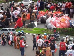 Ratusan Ormas MADAS Geruduk Kantor Bupati Sidoarjo