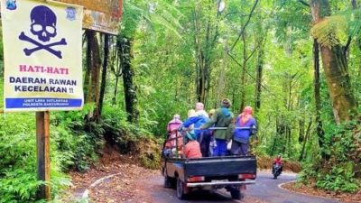 Uji Nyali Menembus Angkernya Jalur Alas Gumitir, Sereemm!