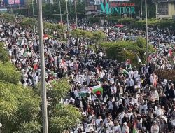 Aksi ‘Bekasi Bersama Palestina’ Digelar Saat CFD, Massa Penuhi Jl Ahmad Yani