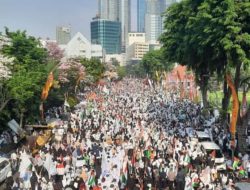 Gubernur Jatim Hadiri Aksi Demo bela Palestina.