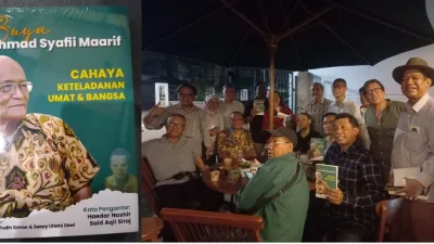 Tokoh Buya Syafii Maarif Dalam Buku Cahaya Keteladanan Umat Karya Utami Dewi, Asri Hadi Apresiasi