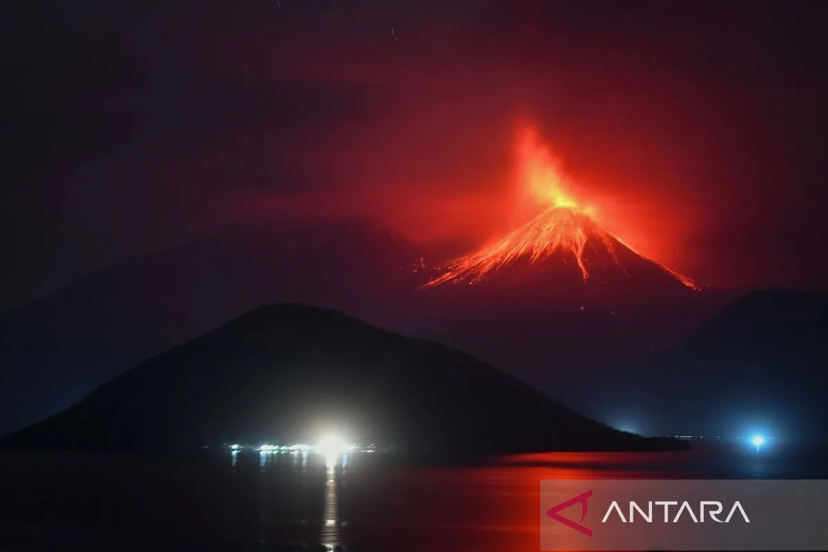 Letusan Gunung Lewotobi Laki-Laki Makin Besar, Warga Akan Dievakuasi Lewat Laut