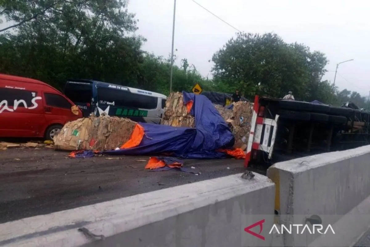 Penumpang Terjepit Kisah Petugas Sempat Alami Kesulitan Evakuasi Korban Tabrakan Maut Cipularang