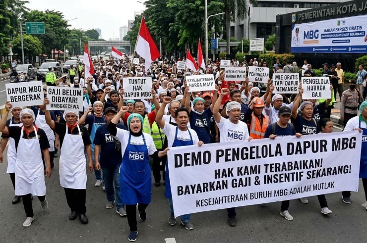 Dapur MBG Kelimpungan Uang Insentif Distop, Nanik S Deyang Menghilang di KPK