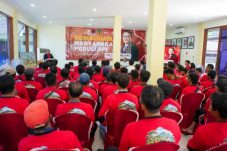Sosialisasi Masyarakat Peduli Api, Sonny T. Danaparamita Dorong Keterlibatan Aktif Masyarakat Cegah Kebakaran Hutan