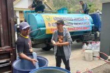 Dies Natalis ke-62, UNEJ dan KAUJE Berkolaborasi Salurkan Bantuan Air Bersih di Beberapa Kabupaten di Jawa Timur